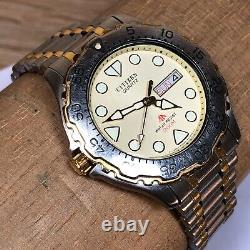 Vintage Citizen Mens 5502-F50247 Divers 200m Lefty Two Tone Day Date Watch