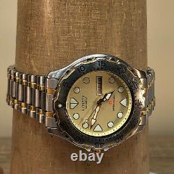 Vintage Citizen Mens 5502-F50247 Divers 200m Lefty Two Tone Day Date Watch
